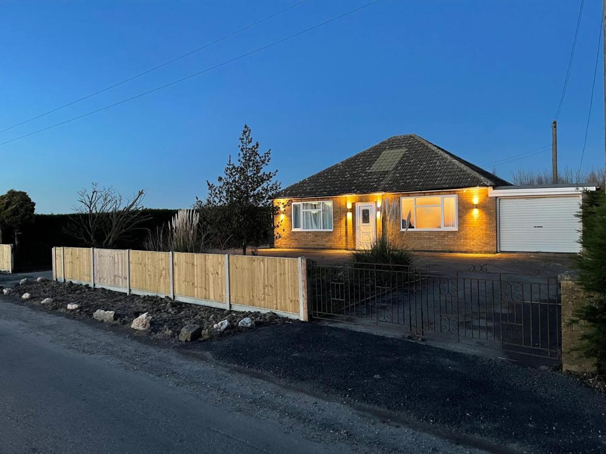 2 Bedroom Detached Bungalow With Hot Tub And Secure Garden And Parking - Pet Friendly On 7 Acres Of Land 波士顿 外观 照片