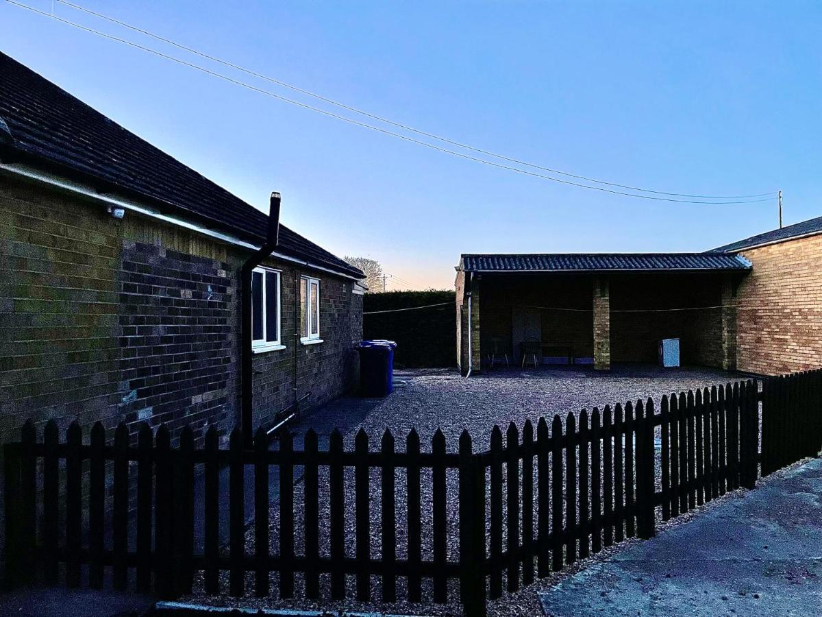 2 Bedroom Detached Bungalow With Hot Tub And Secure Garden And Parking - Pet Friendly On 7 Acres Of Land 波士顿 外观 照片
